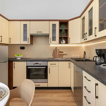 Klimatyczny W Centrum Gdanska Z Udogodnieniami Dla Najmlodszych By Renters